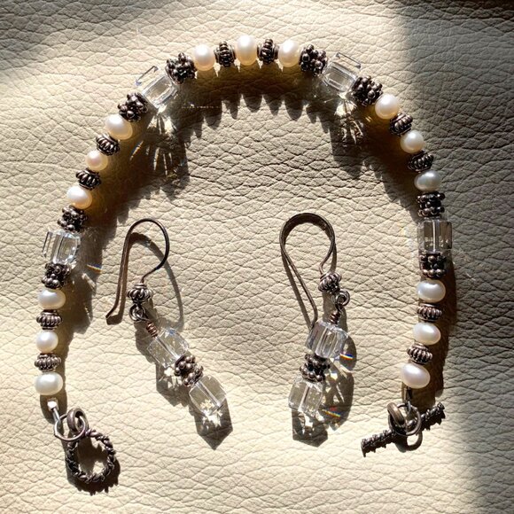 Source Unknown Jewelry - Swarovski crystals bracelet and earrings